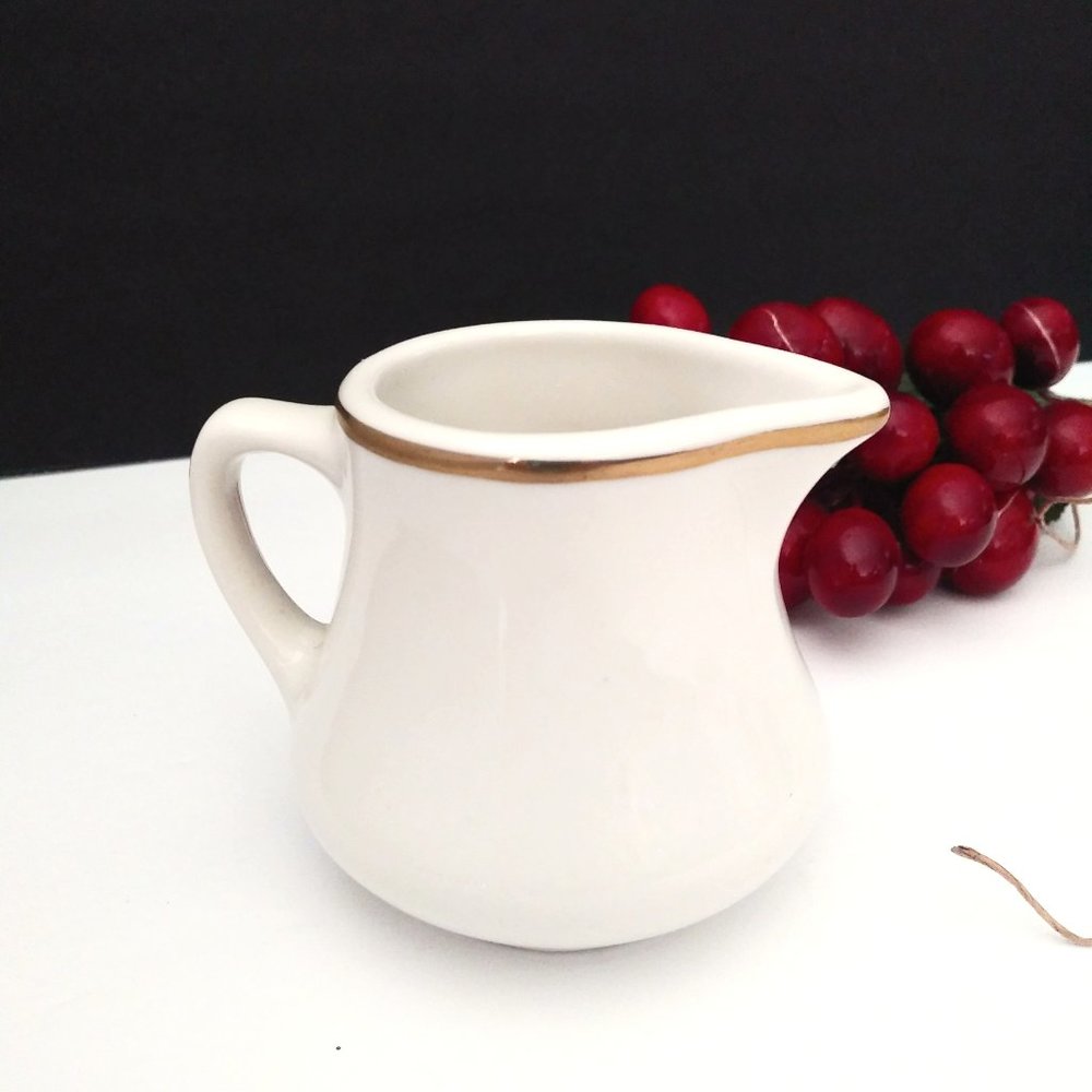 HL Best China Creamer Gold Trim